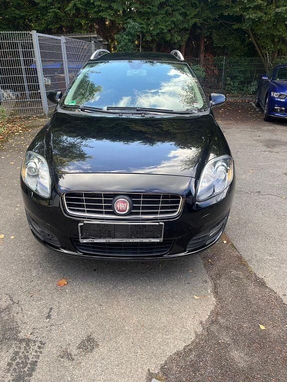 Schwarz Gebraucht 2009 Fiat Croma Emotion Limousine | 2.490 € (Fairer Preis) - Bild 1/4