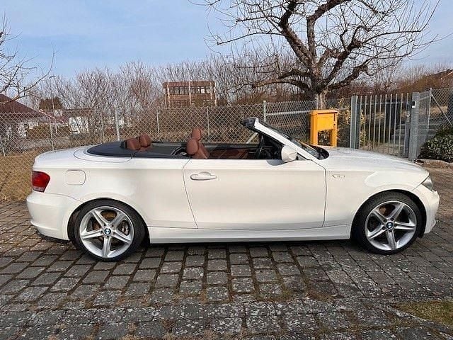 Gebraucht BMW 125 Cabriolet 218 PS (160 kW) 2010 Weiß Cabrio