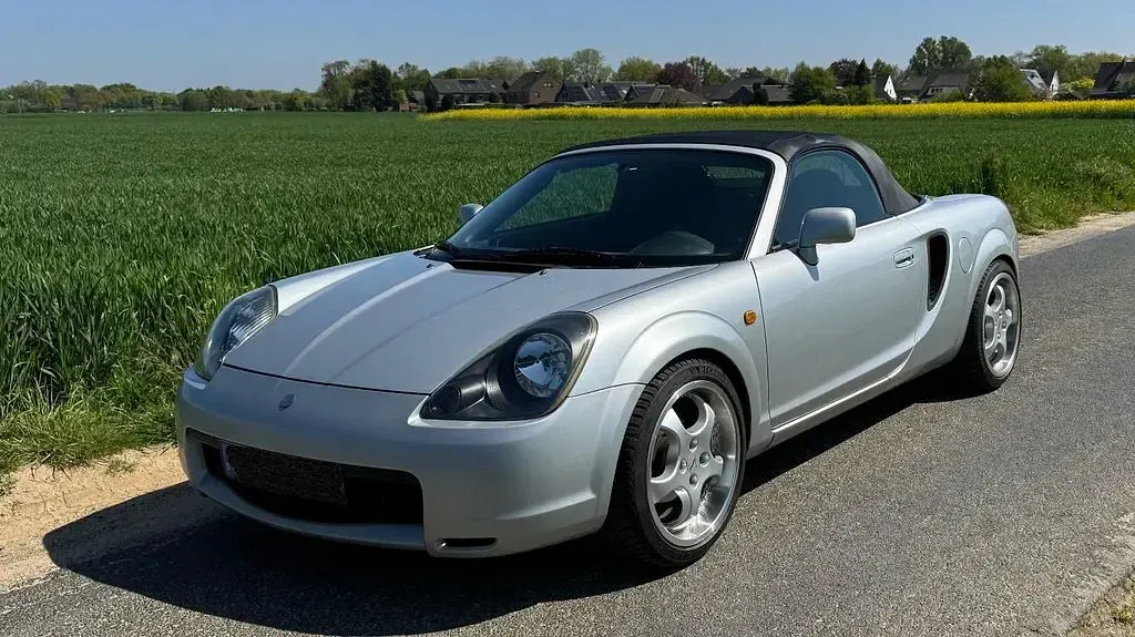 Gebraucht Toyota MR2 140 PS (102 kW) 2001 Silber Cabrio