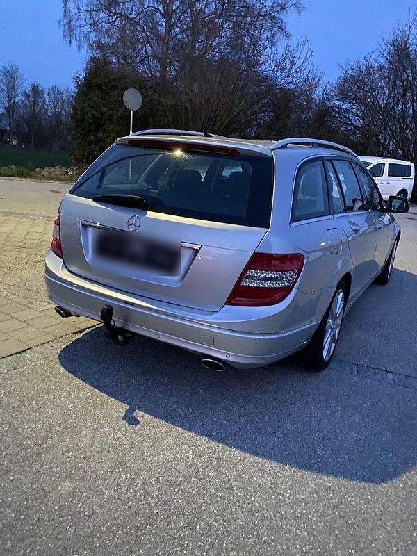 Gebraucht Mercedes C320 Elegance 224 PS (164 kW) 2008 Grau Kombi