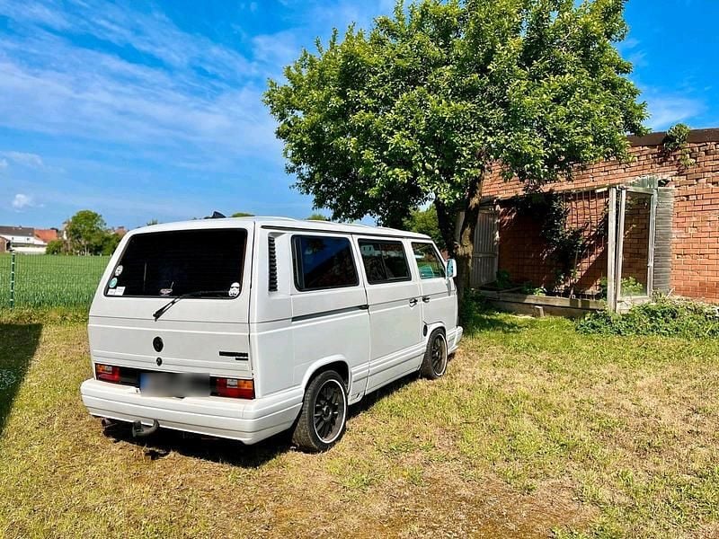 Gebraucht VW Multivan 92 PS (67 kW) 1990 Weiß Van / Kleinbus