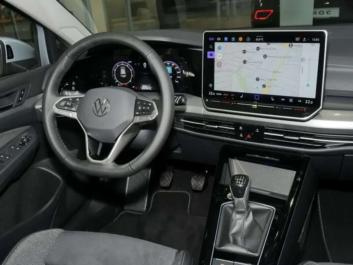 Gebraucht VW Golf VIII Style 150 PS (110 kW) 2026 Schwarz Limousine