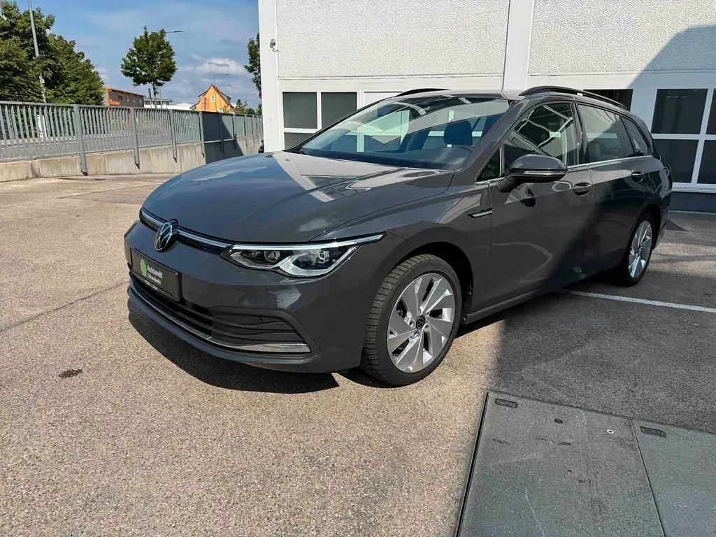 Gebraucht VW Golf VIII Style 150 PS (110 kW) 2024 Uranograu Kombi