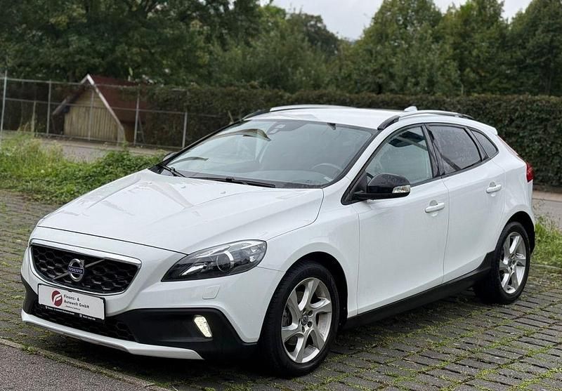 Weiß Gebraucht 2013 Volvo V40 CC Kombi | 8.990 € (Fairer Preis) - Bild 1/4