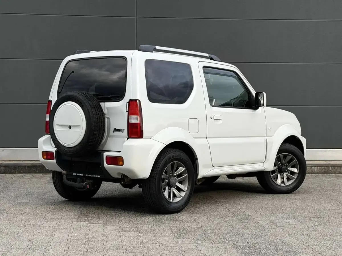 Gebraucht Suzuki Jimny Style 84 PS (61 kW) 2017 Weiß SUV