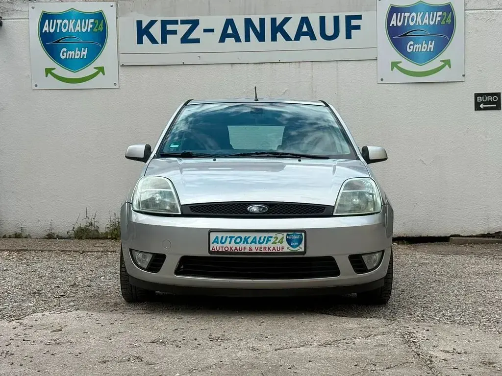 Gebraucht Ford Fiesta 80 PS (58 kW) 2007 Silber Kleinwagen