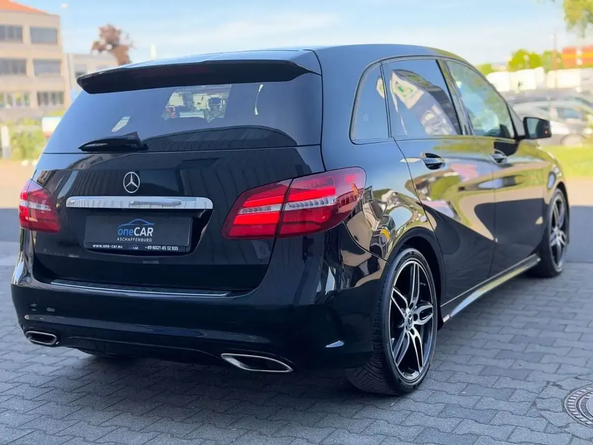 Gebraucht Mercedes B200 AMG line 136 PS (100 kW) 2018 Schwarz Kleinwagen