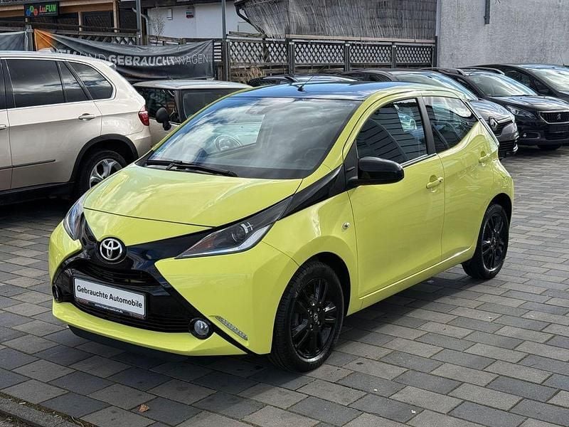Gebraucht Toyota Aygo X-cite 69 PS (50 kW) 2016 Gelb Kleinwagen