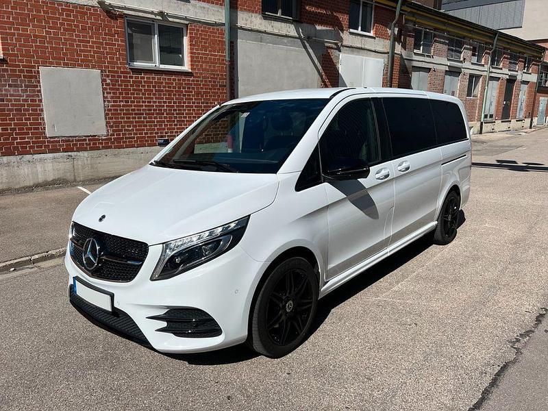 Weiß Gebraucht 2022 Mercedes V300 AMG Van / Kleinbus | 69.999 € - Bild 1/4