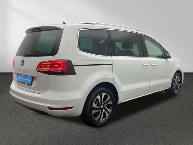 Gebraucht VW Sharan Active 150 PS (110 kW) 2022 Weiß Van / Kleinbus