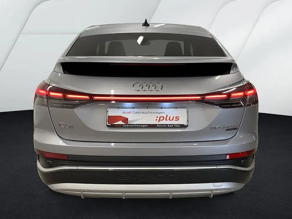 Second-hand Audi Q4 Sportback e-tron Ambiente 219 kW (299 CP) 2022 Argintiu SUV
