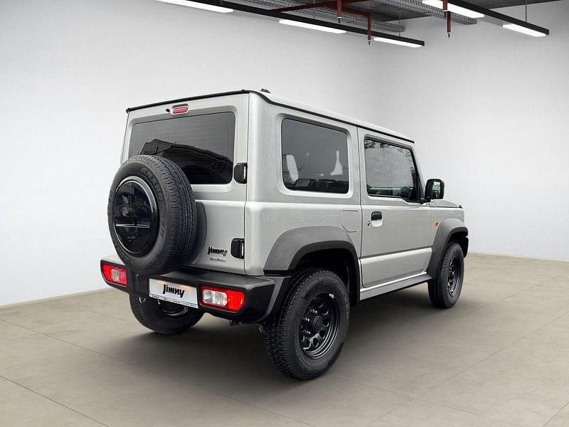 Gebraucht Suzuki Jimny 102 PS (75 kW) 2023 Silber SUV