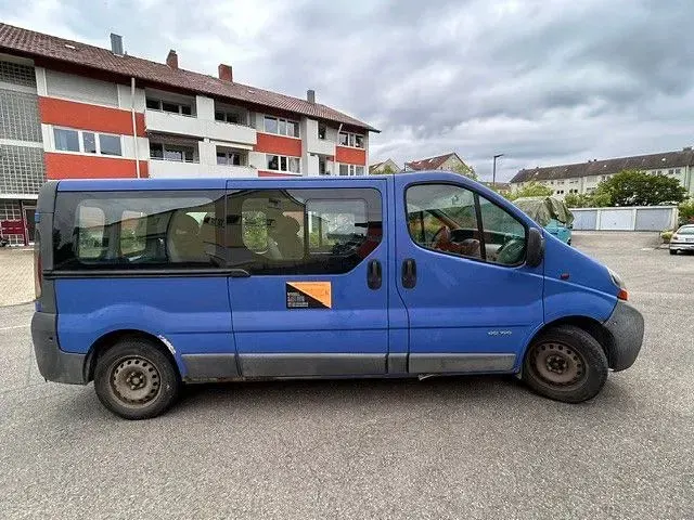 Gebraucht Renault Trafic 94 PS (69 kW) 2003 Blau Van / Kleinbus