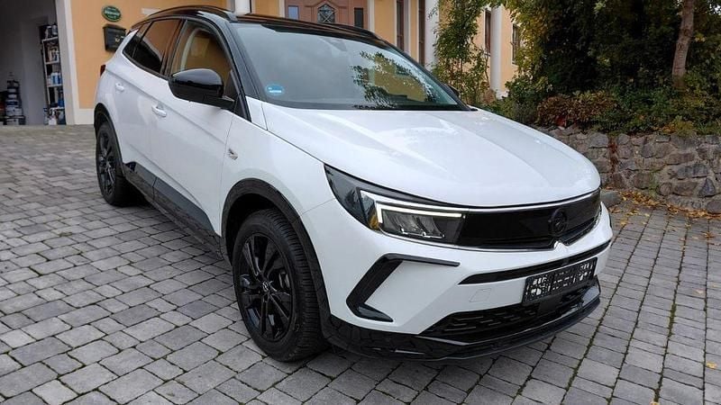 Weiß Gebraucht 2024 Opel Grandland X GS Line SUV | 22.800 € (Superpreis) - Bild 1/4