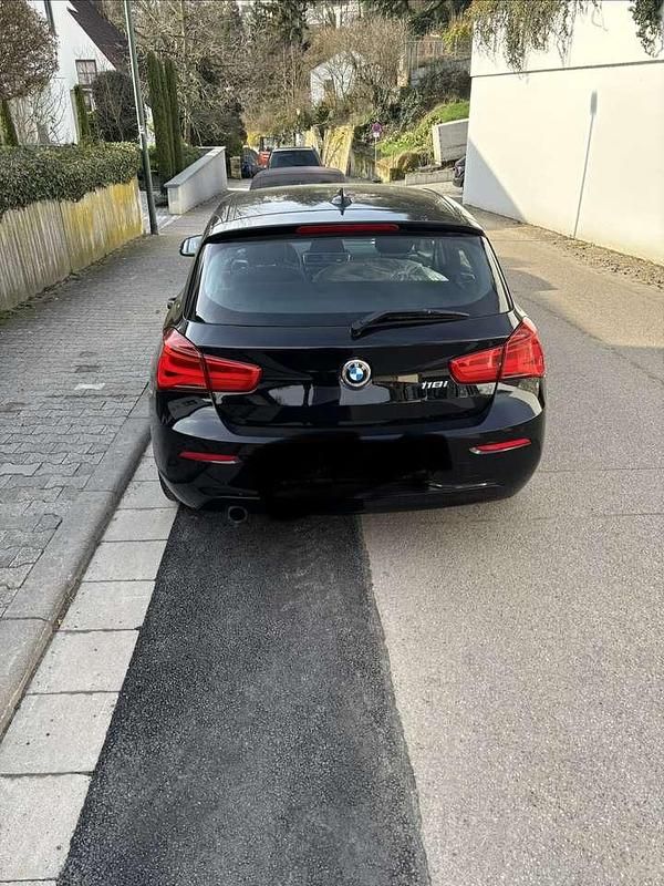 Gebraucht BMW 118 Advantage 136 PS (100 kW) 2017 Schwarz Kleinwagen