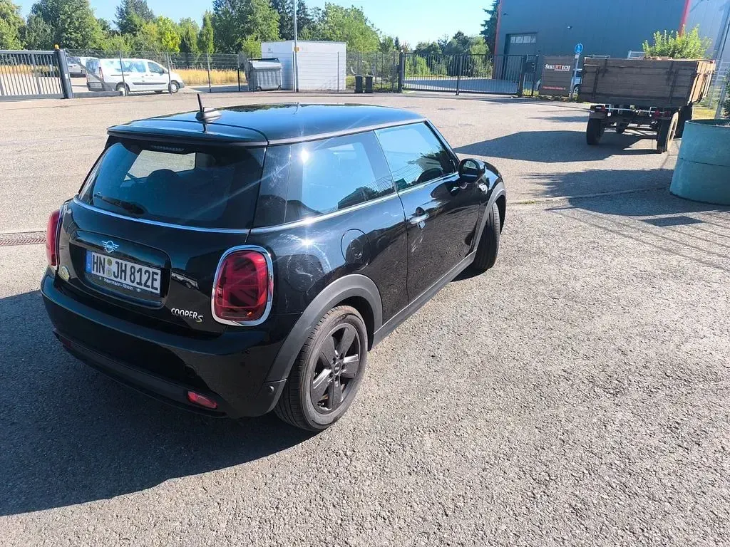 Gebraucht Mini Cooper SE 135 kW (184 PS) 2021 Schwarz Kleinwagen