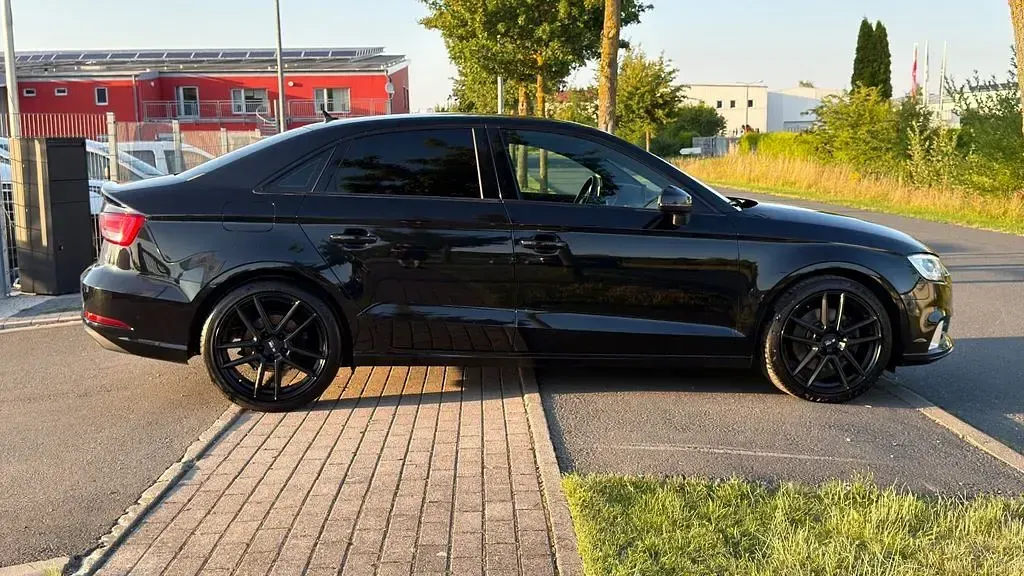 Gebraucht Audi A3 Sport 150 PS (110 kW) 2019 Schwarz Limousine