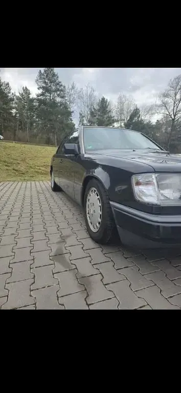 Gebraucht Mercedes E300 180 PS (132 kW) 1991 Schwarz Limousine