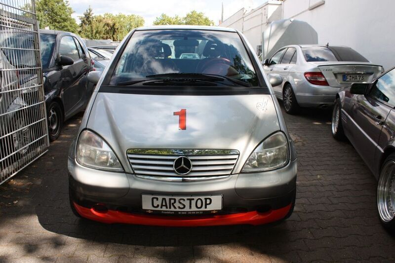 Brillantsilber metallic Gebraucht 2000 Mercedes A160 Edition Kleinwagen | 8.900 € - Bild 1/4