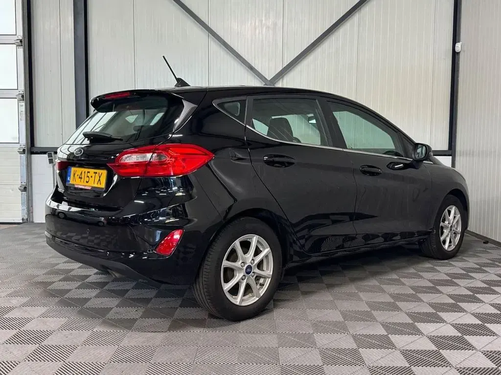 Gebraucht Ford Fiesta Titanium 95 PS (69 kW) 2021 Schwarz Kleinwagen