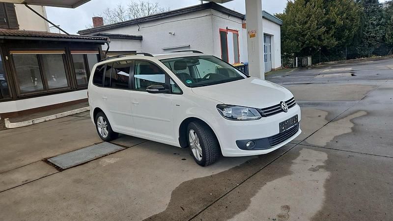Gebraucht VW Touran 105 PS (77 kW) 2012 Weiß Van / Kleinbus