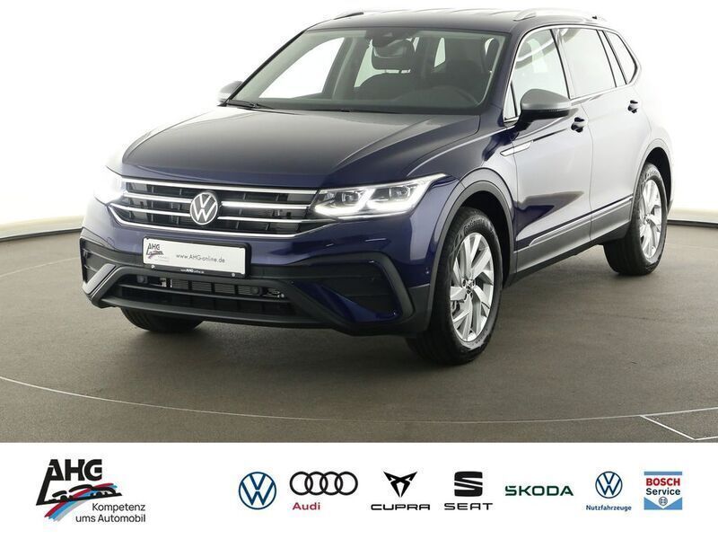 Atlantic blue metallic Neu 2024 VW Tiguan Allspace Life SUV | 49.990 € (Teuer) - Bild 1/4