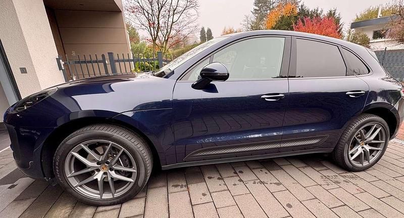 Blau Gebraucht 2022 Porsche Macan SUV | 62.500 € (Fairer Preis) - Bild 1/4