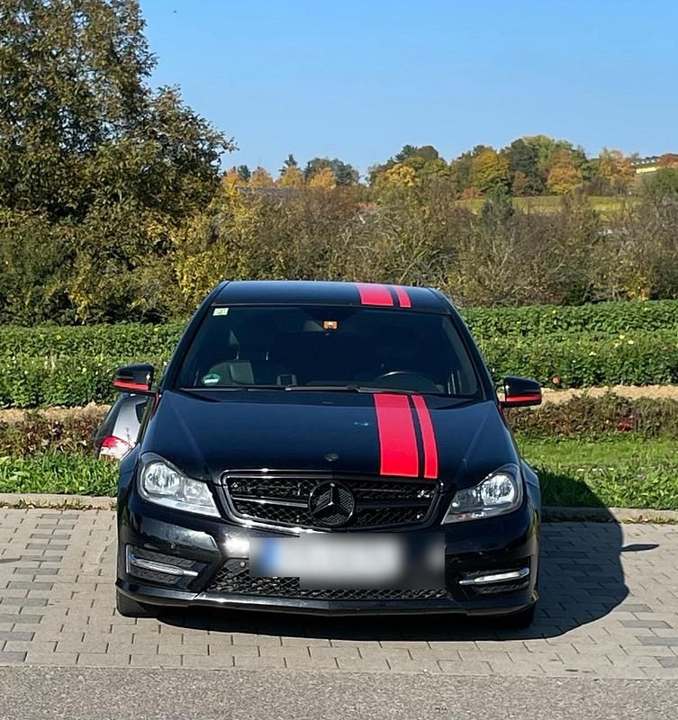 Schwarz Gebraucht 2012 Mercedes C220 AMG line Limousine | 7.499 € (Guter Preis) - Bild 1/4