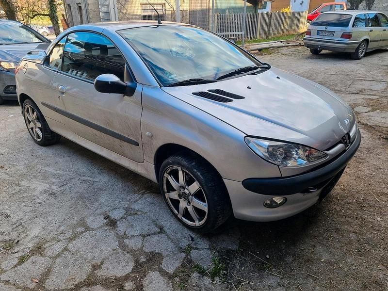 Gebraucht Peugeot 206 CC 108 PS (79 kW) 2002 Cabrio