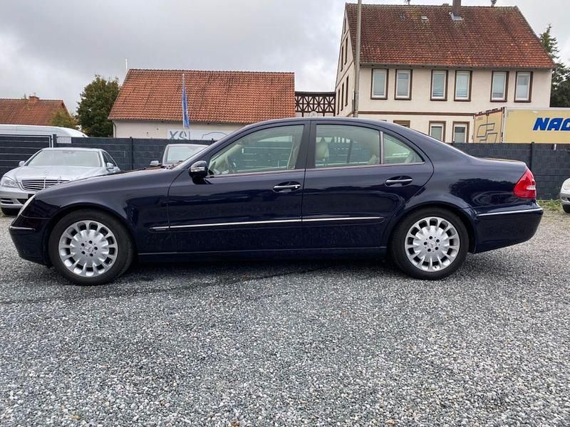 Gebraucht Mercedes E320 Elegance 224 PS (164 kW) 2002 Blau Limousine