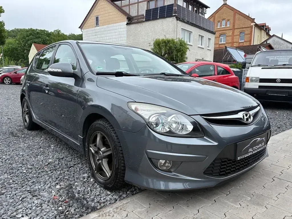 Second-hand Hyundai i30 Edition 90 CP (66 kW) 2011 Gri Berlinǎ