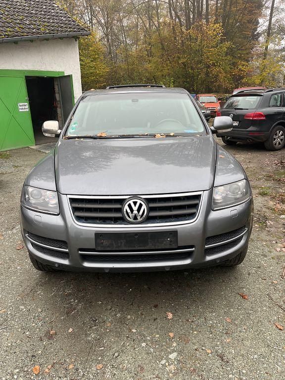 Grau Gebraucht 2005 VW Touareg SUV | 4.950 € (Fairer Preis) - Bild 1/4