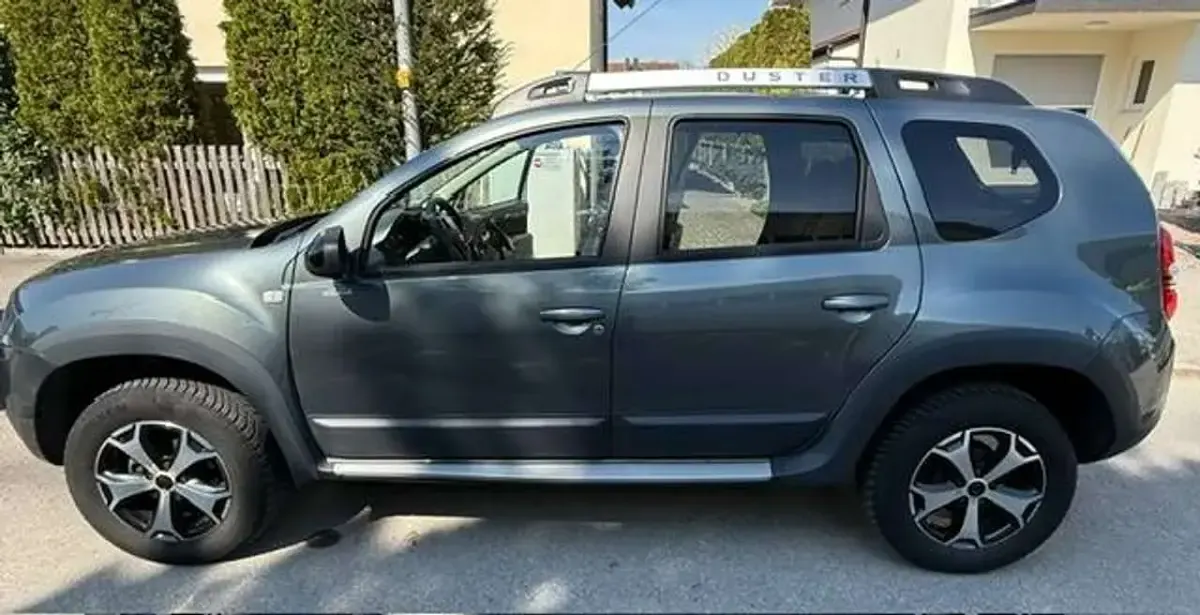 Używany Dacia Duster 114 KM (83 kW) 2017 Szary SUV