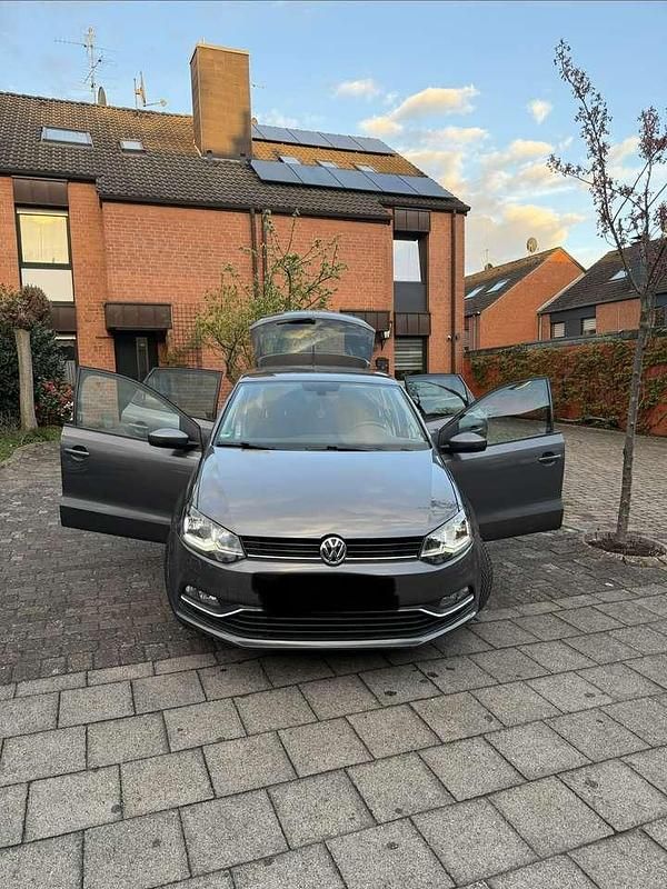 Gebraucht VW Polo LOUNGE 110 PS (80 kW) 2015 Grau Limousine