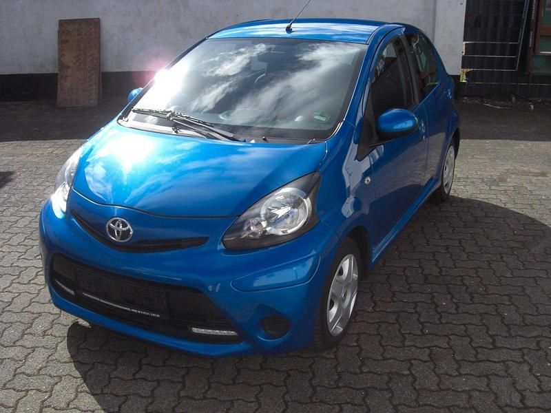 Gebraucht Toyota Aygo Cool 68 PS (50 kW) 2012 Blau Kleinwagen