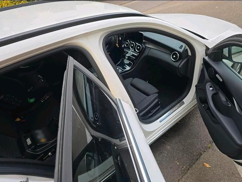 Gebraucht Mercedes C220 194 PS (142 kW) 2019 Weiß Kombi