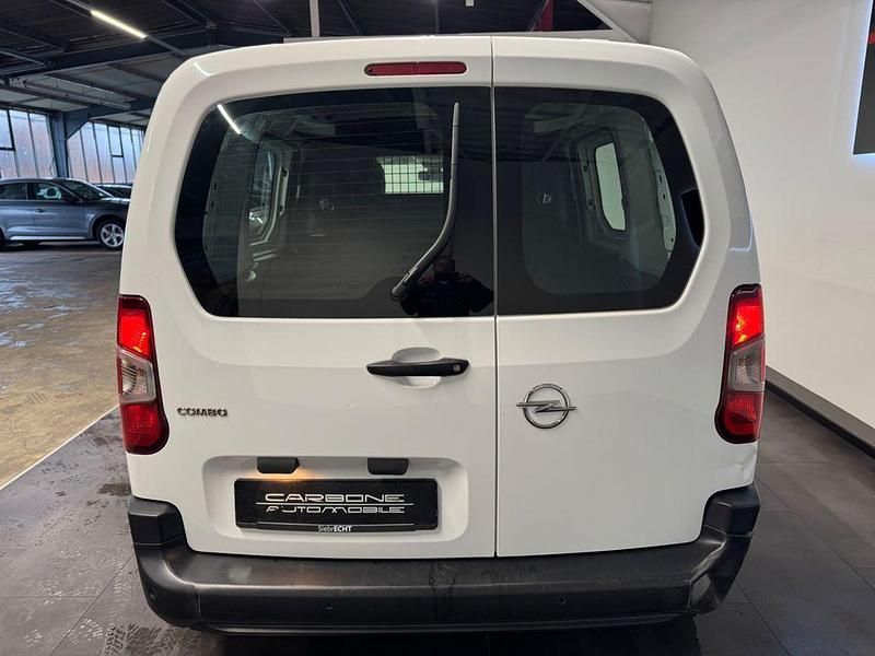Gebraucht Opel Combo 131 PS (96 kW) 2021 Weiß Van / Kleinbus