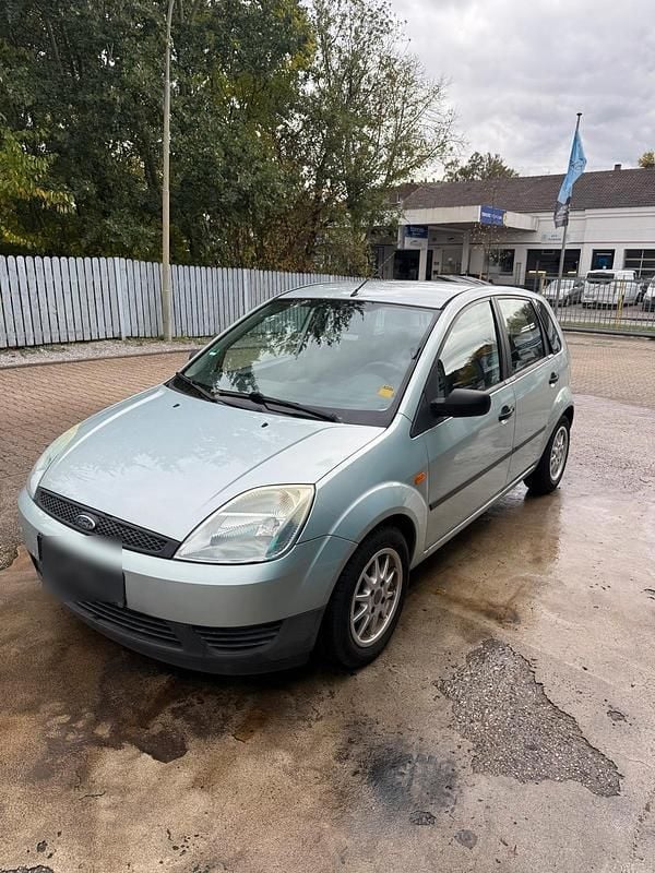Silber Gebraucht 2004 Ford Fiesta Kleinwagen | 1.299 € (Fairer Preis) - Bild 1/4