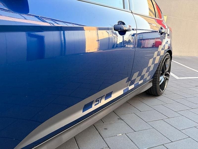 Usata Ford Focus ST 250 CV (183 kW) 2016 Blu Berlina