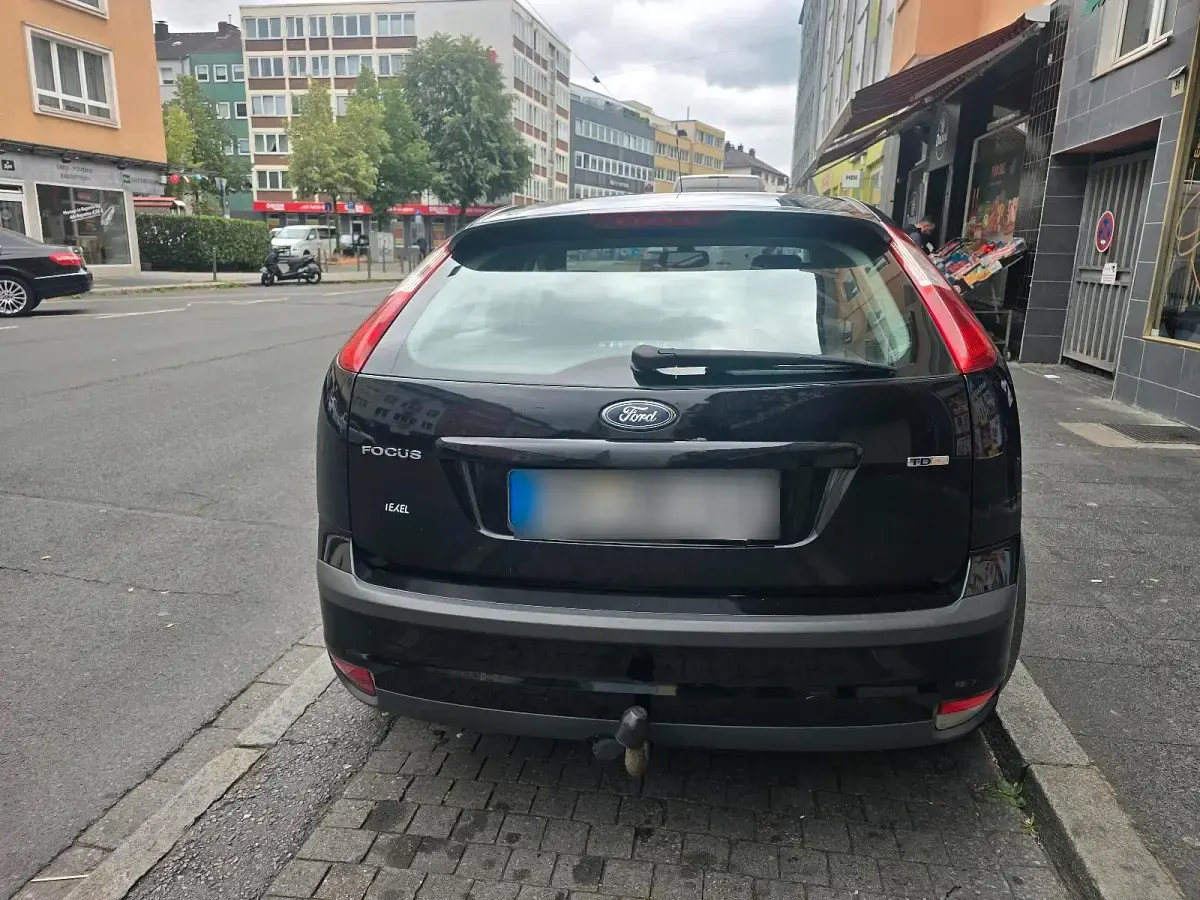 Gebraucht Ford Focus 109 PS (80 kW) 2007 Schwarz Limousine