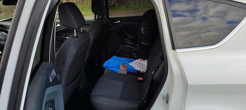 Gebraucht Ford C-MAX 105 PS (77 kW) 2011 Weiß Van / Kleinbus