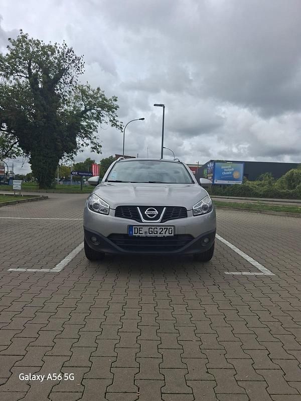 Silber Gebraucht 2012 Nissan Qashqai +2 SUV | 6.700 € (Guter Preis) - Bild 1/4