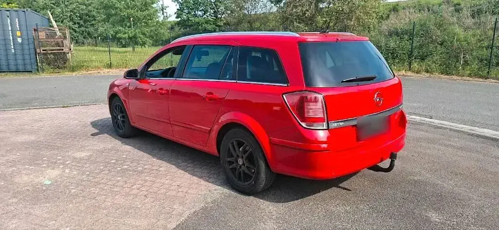 Gebraucht Opel Astra 150 PS (110 kW) 2008 Rot Kombi