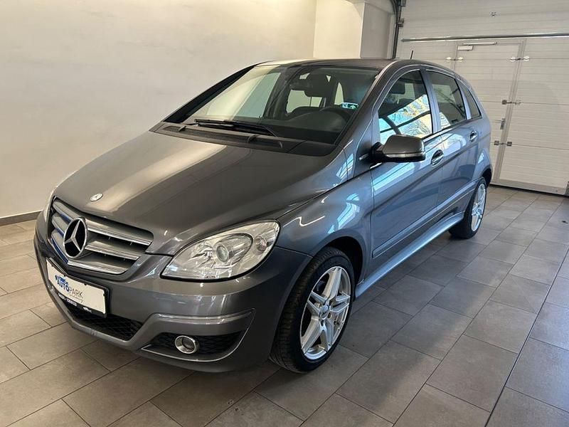 Gebraucht Mercedes B180 116 PS (85 kW) 2009 Grau Van / Kleinbus