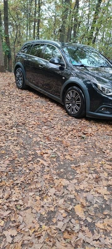 Gebraucht Opel Insignia Country Tourer 194 PS (142 kW) 2014 Schwarz Kombi