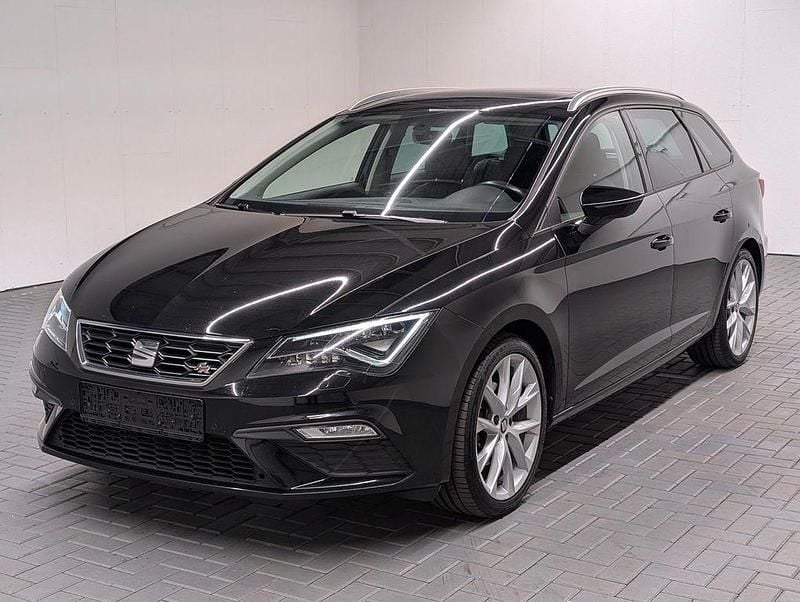 Mitternachtsschwarz met. Gebraucht 2018 Seat Leon ST FR Kombi | 15.980 € (Etwas zu teuer) - Bild 1/4