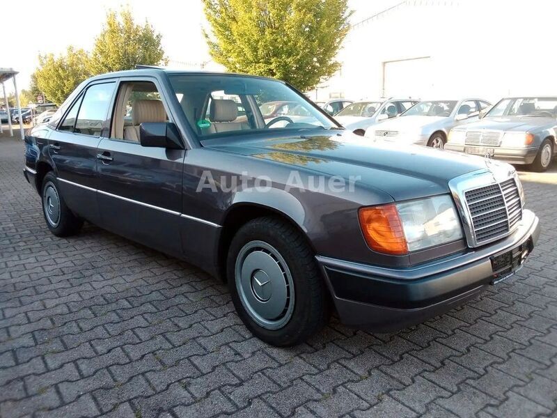 Gebraucht Mercedes 200 75 PS (55 kW) 1992 Grau Limousine