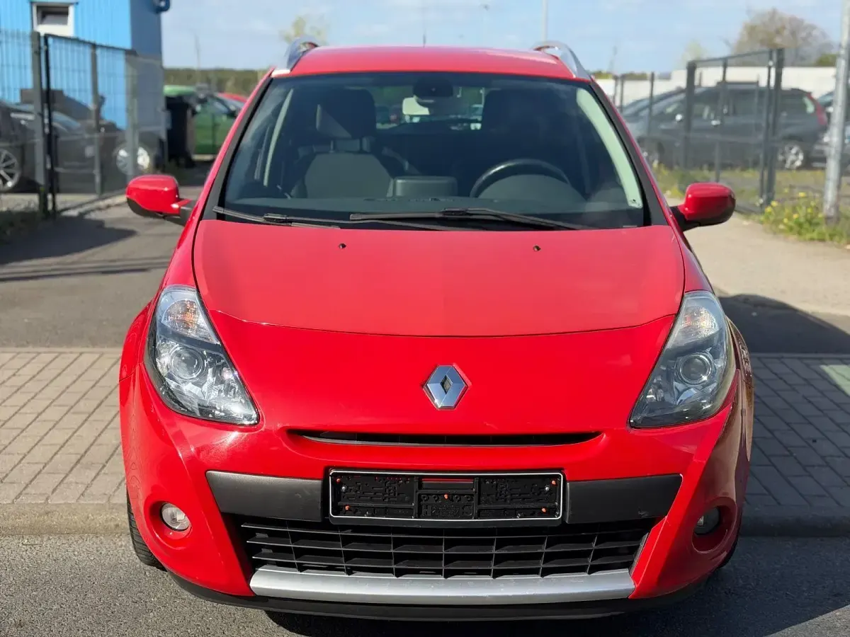Gebraucht Renault Clio 111 PS (81 kW) 2009 Rot Kombi
