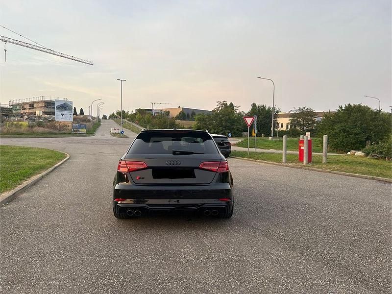 Gebraucht Audi S3 Ambiente 310 PS (228 kW) 2016 Schwarz Limousine