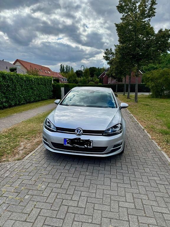 Silber Gebraucht 2016 VW Golf VII Allstar Limousine | 12.500 € (Fairer Preis) - Bild 1/4